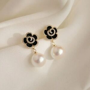 BLACK ROSE EARRINGS